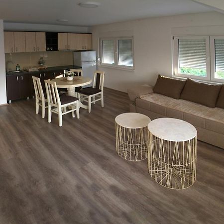 Apartments Kamenjar Нови-Сад Номер фото