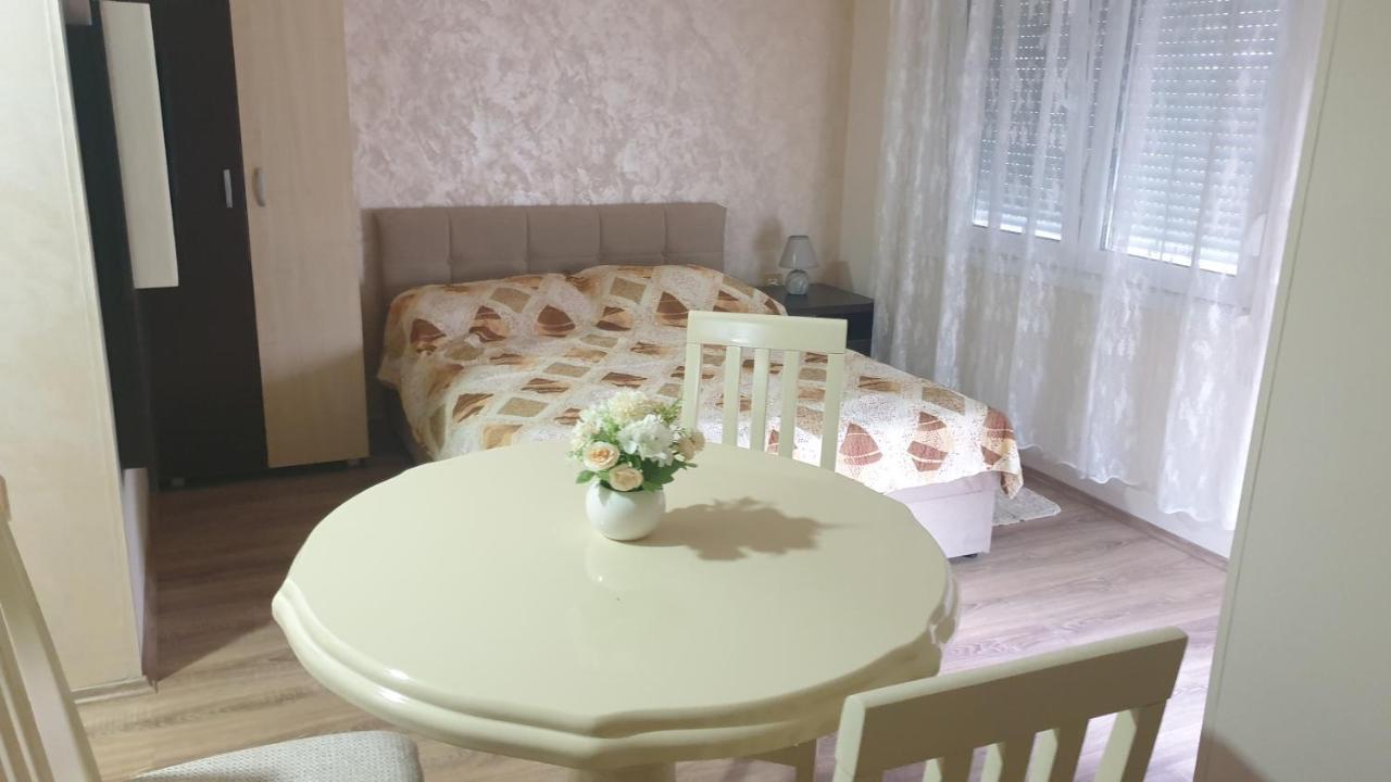 Apartments Kamenjar Нови-Сад Экстерьер фото