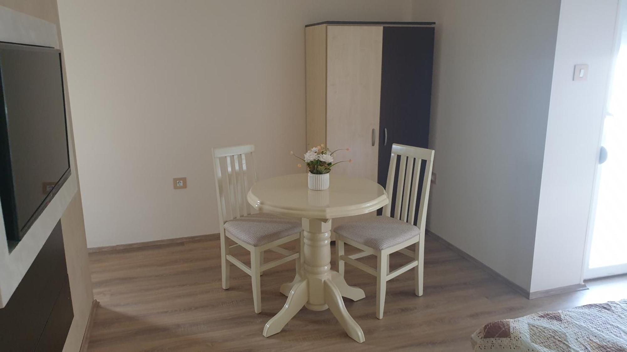 Apartments Kamenjar Нови-Сад Номер фото
