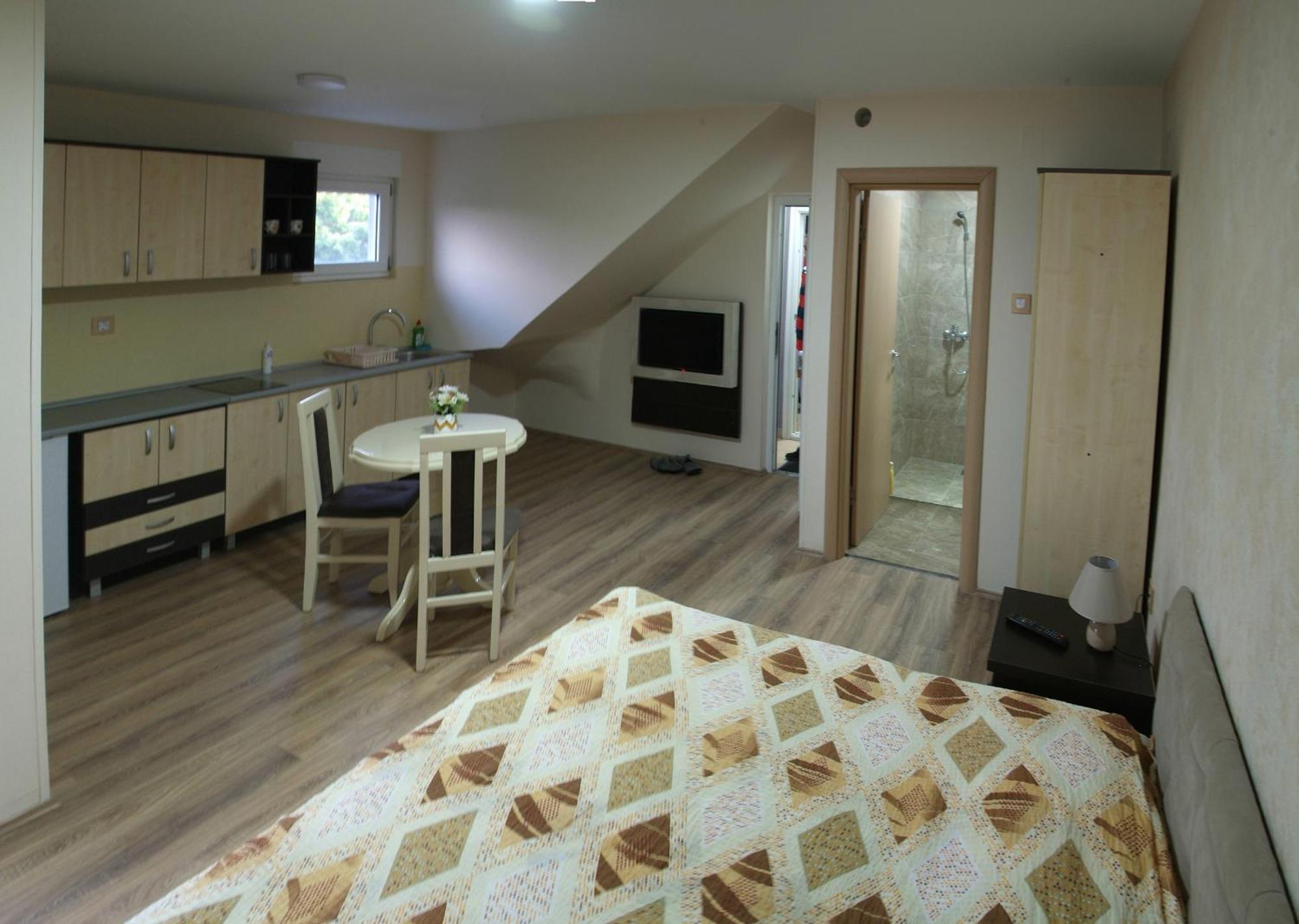 Apartments Kamenjar Нови-Сад Номер фото